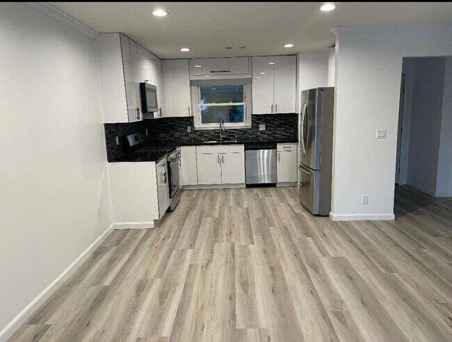 Building Photo - 8054 Etiwanda Ave