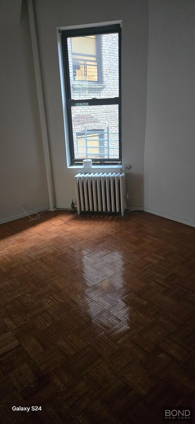Building Photo - 328 E 19th St