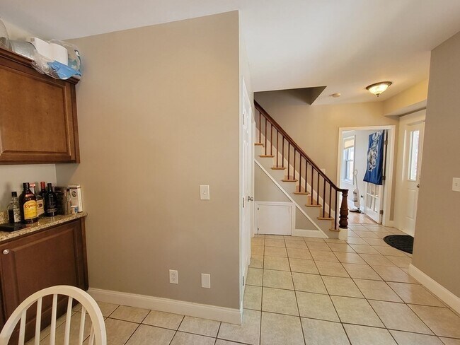 Building Photo - 14 Jay St