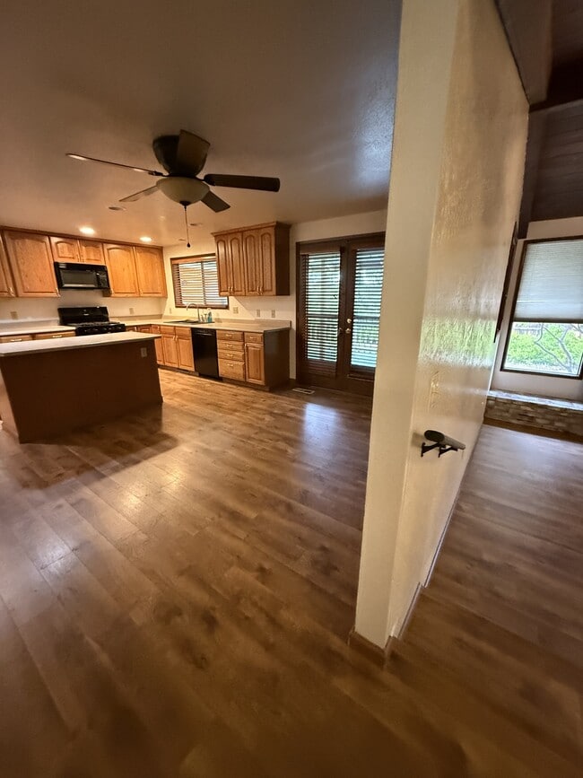 Foto del edificio - 2664 Samoan Wy