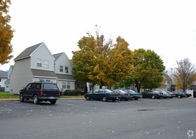 Building Photo - Apple Meadow Village