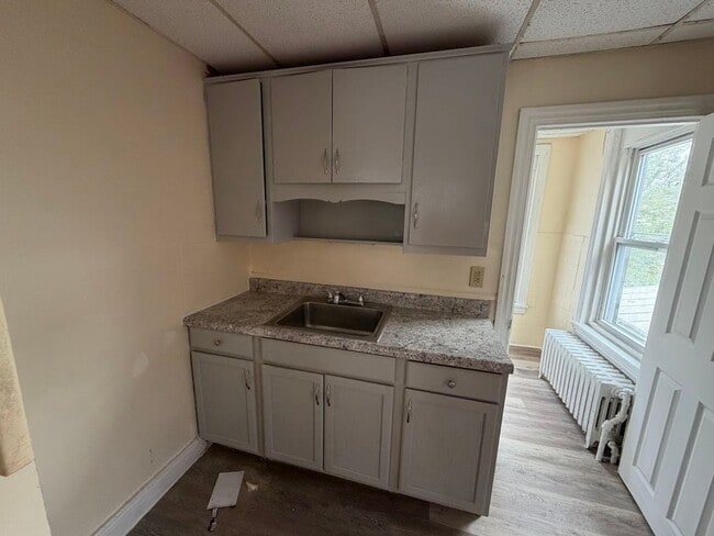 Building Photo - 232 Wunder St