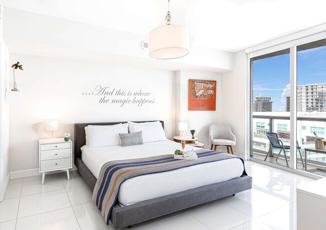 Building Photo - 485 Brickell Ave