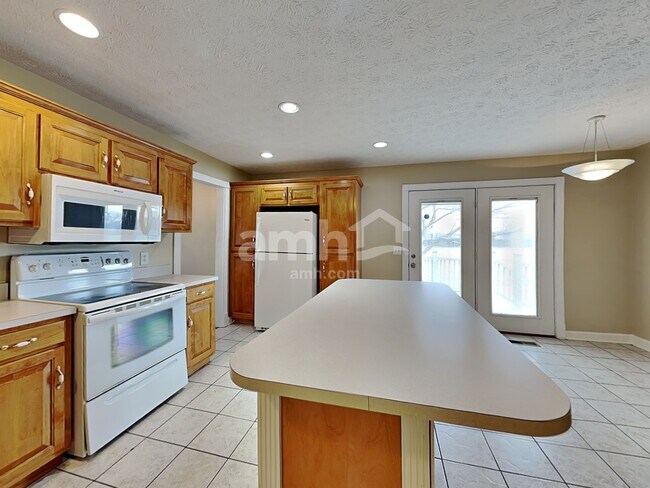 Building Photo - 305 Karlee Dr