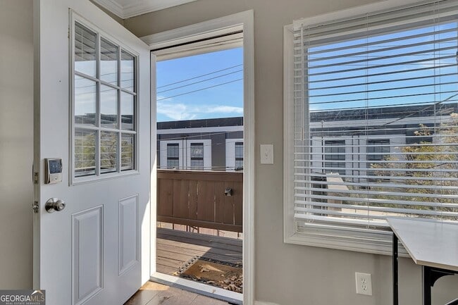 Foto del edificio - 1040 Herndon St NW