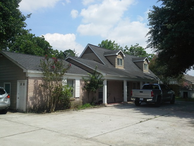 Building Photo - 2142 Campbell Rd