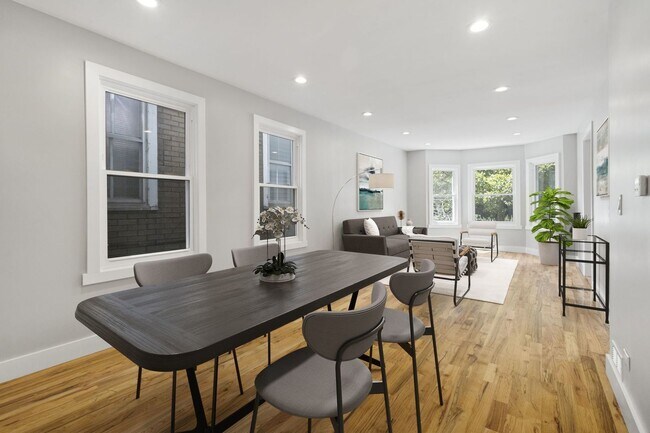 Foto del edificio - 6129 N Ravenswood Ave