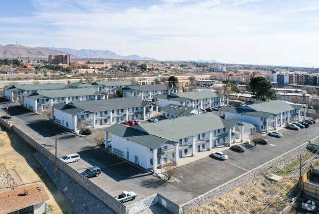 Building Photo - OMNI-Centre Square