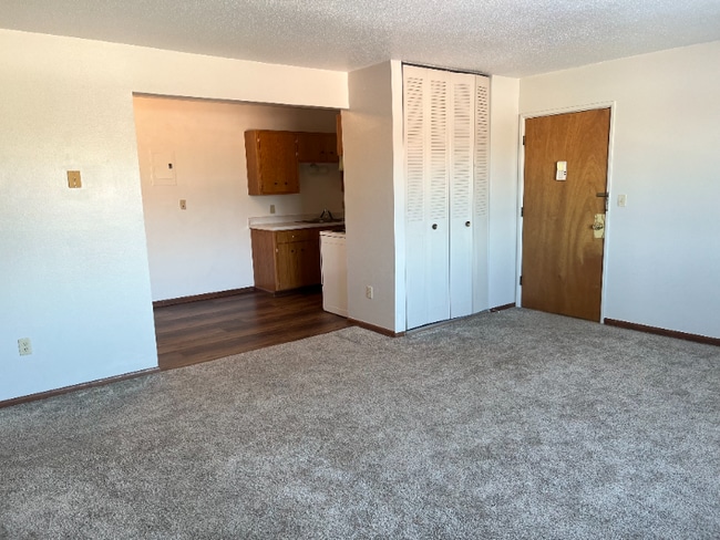 Building Photo - 1025 4th Ave N