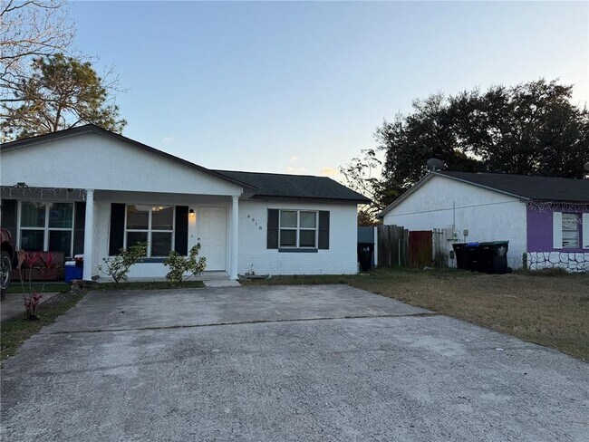 Foto del edificio - 6918 Edgefield Ln