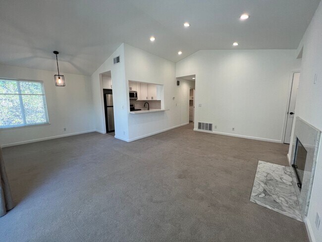 Foto del edificio - 318 Norris Canyon Terrace