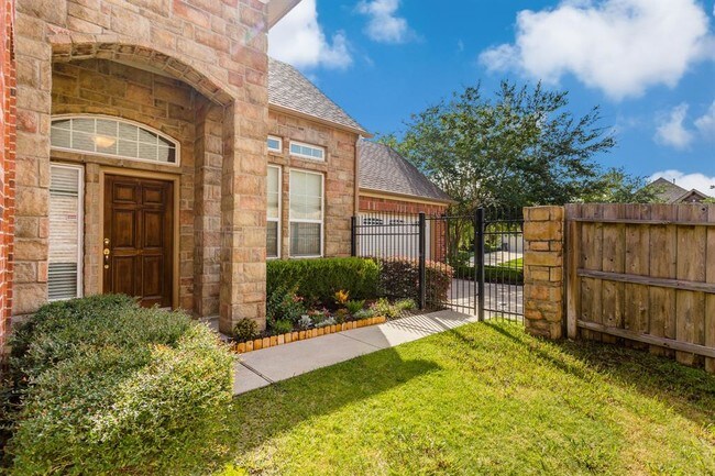 Foto del edificio - 6639 Larocke Trail