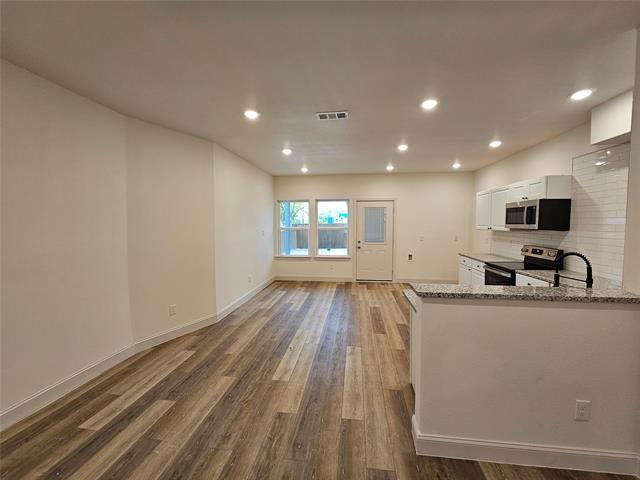 Building Photo - 3405 Avenue G