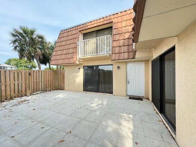 Foto del edificio - 563 Green Springs Pl