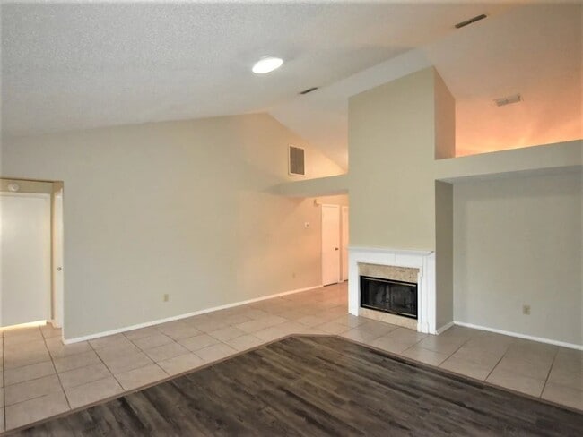 Building Photo - 1431 Shell Flower Dr