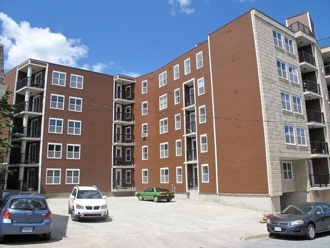 Building Photo - 5505 Falkland St
