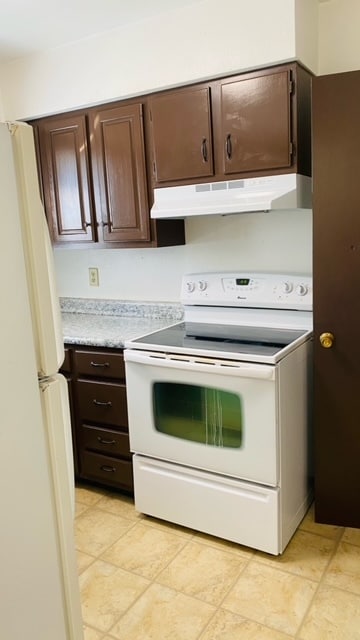 Building Photo - 305 W 65th St