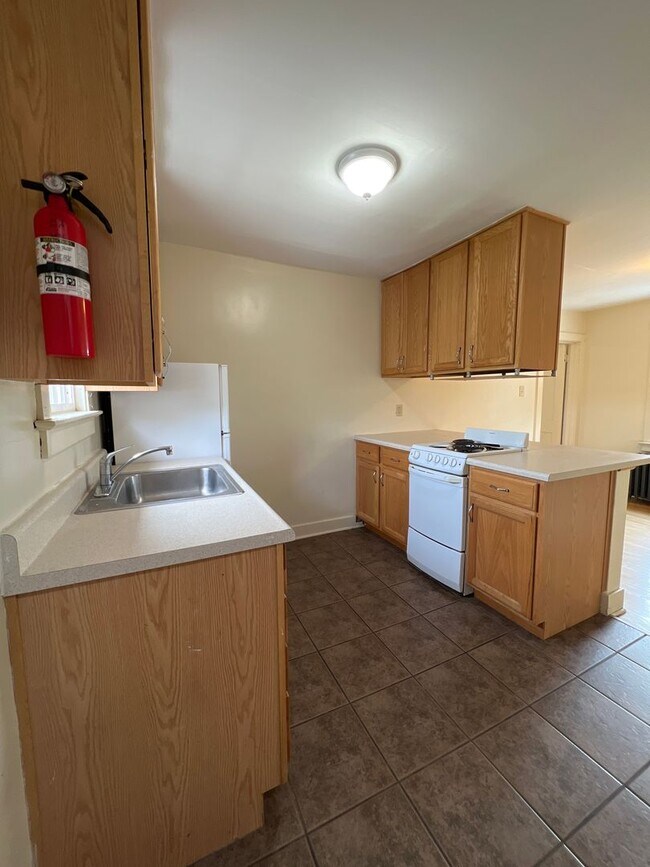 Foto del edificio - Two Bedroom apartment near engineering and...