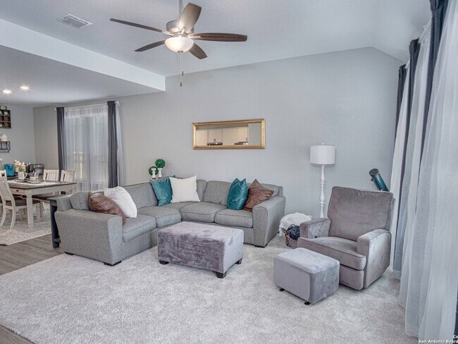 Building Photo - 4 Bedroom Single Family Home in San Antonio