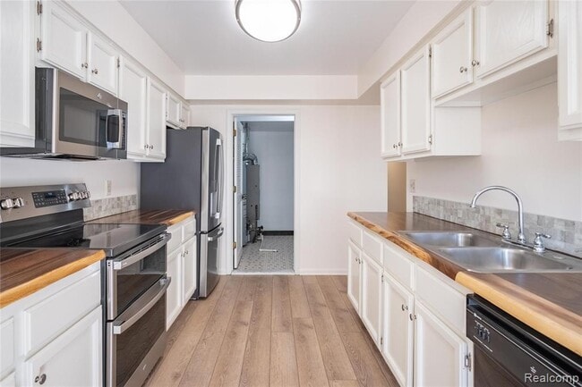 Foto del edificio - 276 Meadow Bridge Dr