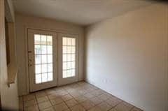 Building Photo - Cozy 2/2/1 Duplex Close to IH 35