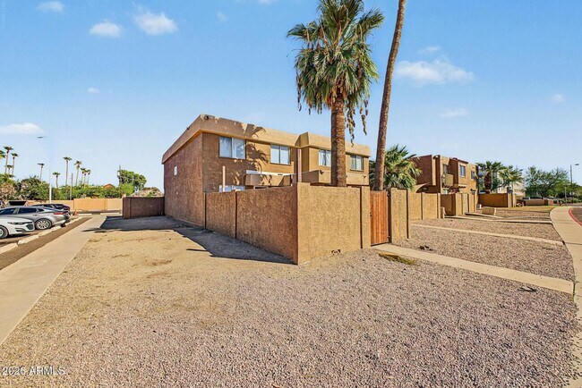Building Photo - 4701 E Pueblo Ave