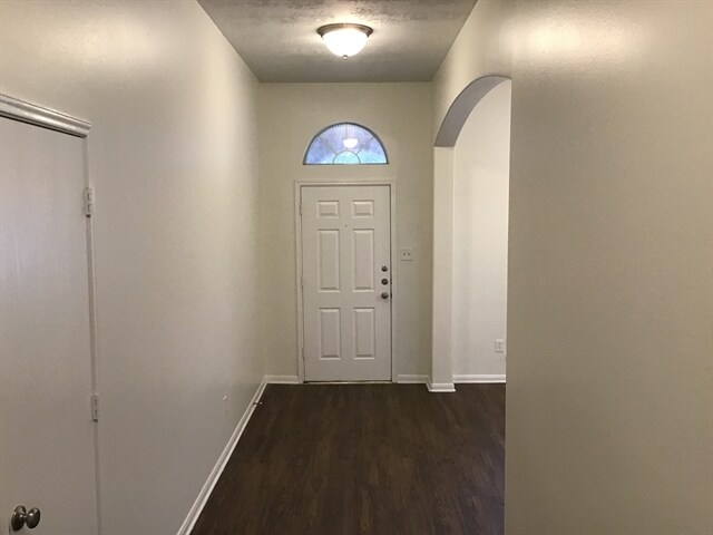 Building Photo - 2543 Fox River Ln