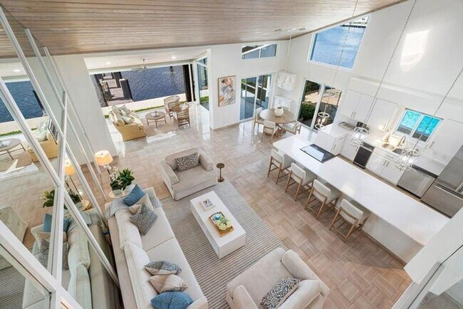 Foto del edificio - 6110 N Ocean Blvd