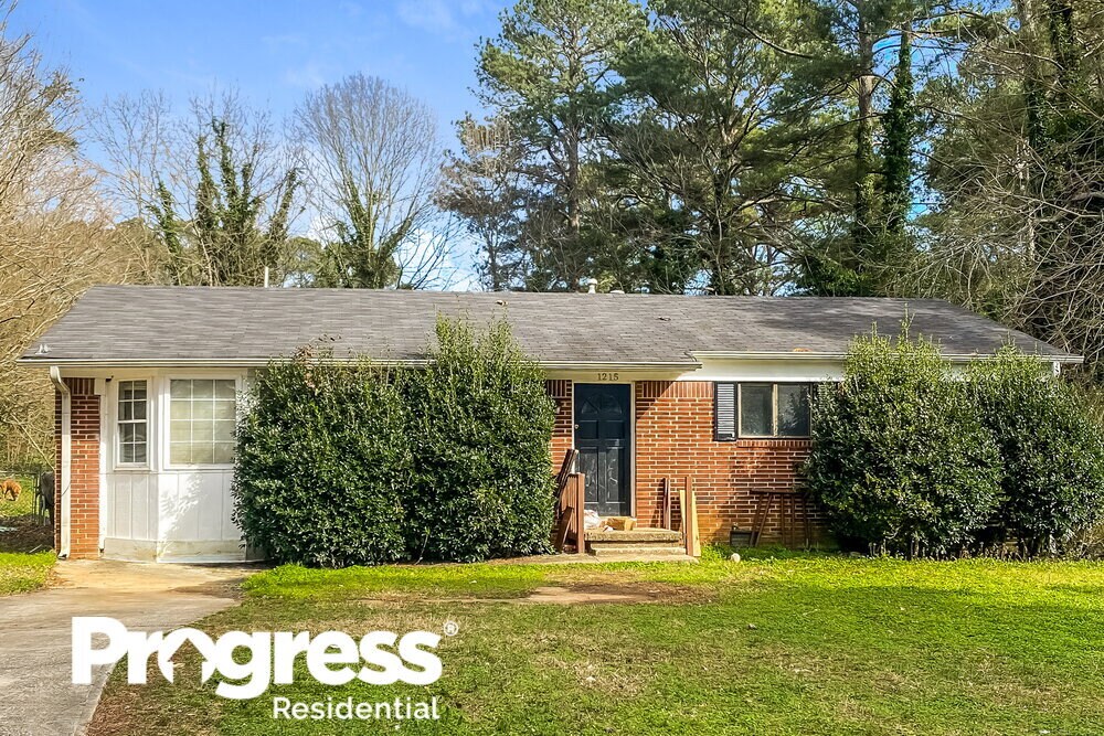 Primary Photo - 1215 Pineglen Dr