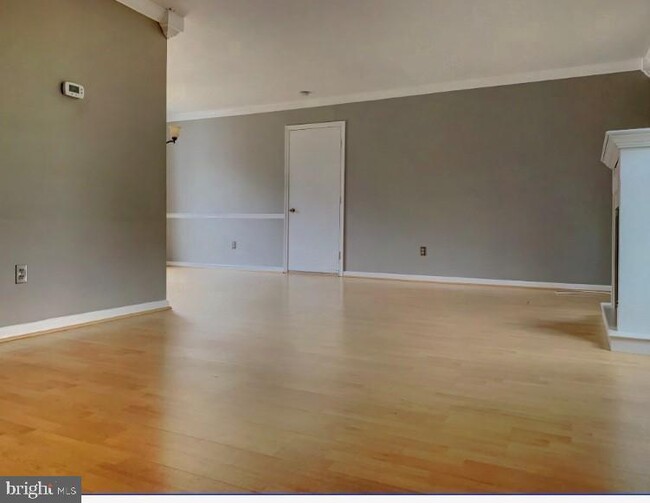 Building Photo - 2321 Bedfordshire Cir