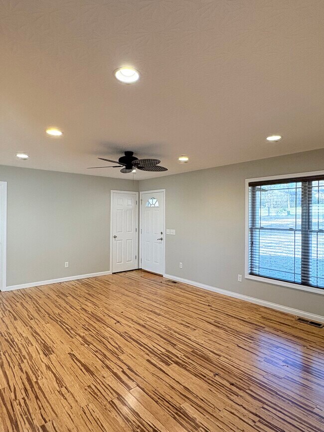 Foto del edificio - 968 Brookwood Dr