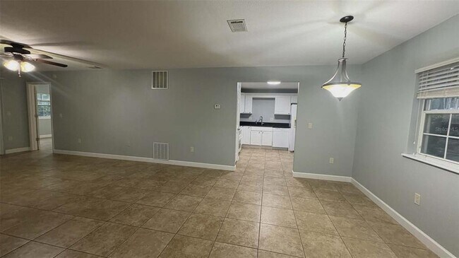 Foto del edificio - 5110 Clubside Dr