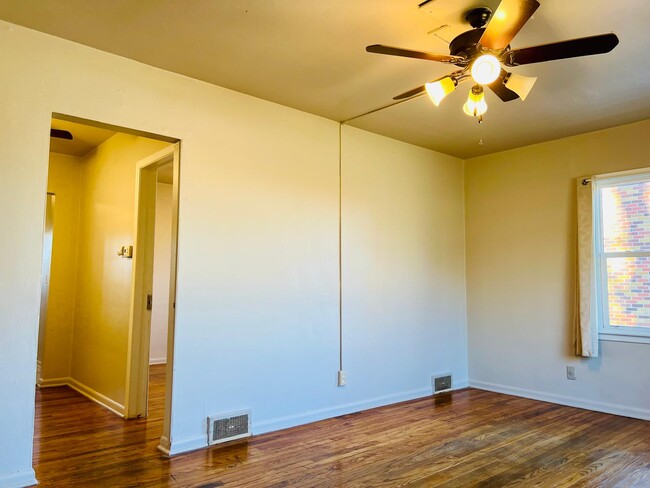 Building Photo - 2118 23rd St