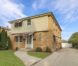 Building Photo - 2648 S 69th St