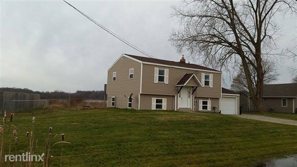 Building Photo - 3385 Causeway Dr NE