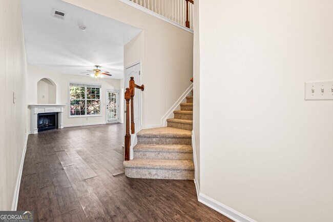 Foto del edificio - 558 Woodland Park Terrace