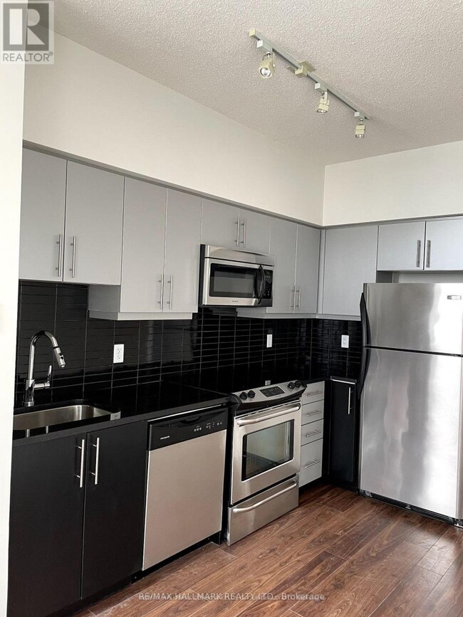 Building Photo - 83 Redpath Ave