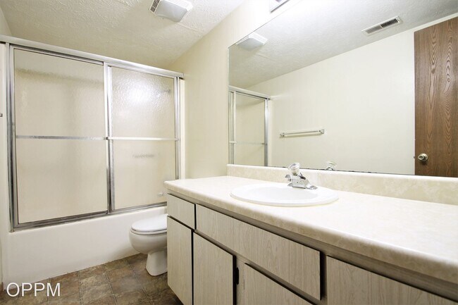 Foto del edificio - 1715-1715 N 73rd St