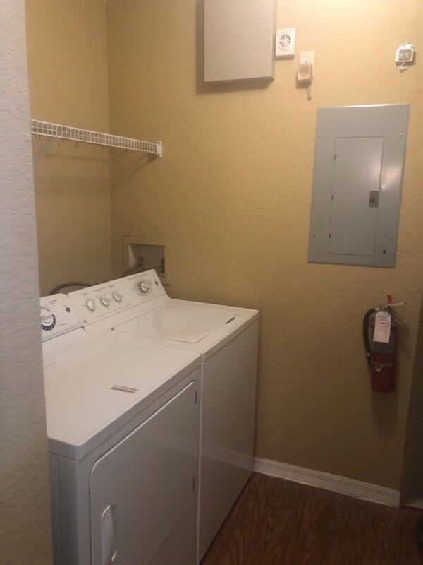 Building Photo - 854 Grand Regency Pointe