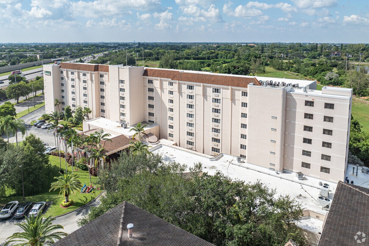 Contexto - Garden Plaza at Inverrary