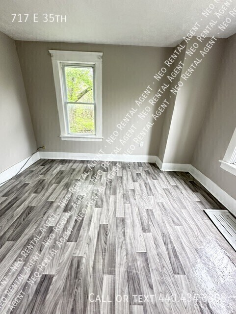Foto del edificio - 717 E 35th St