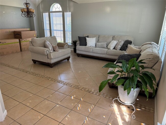 Building Photo - 18330 Memorial Falls Dr