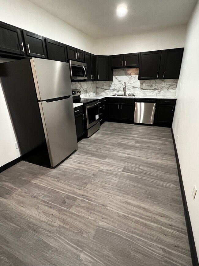 Foto del edificio - 2170 N 13th St