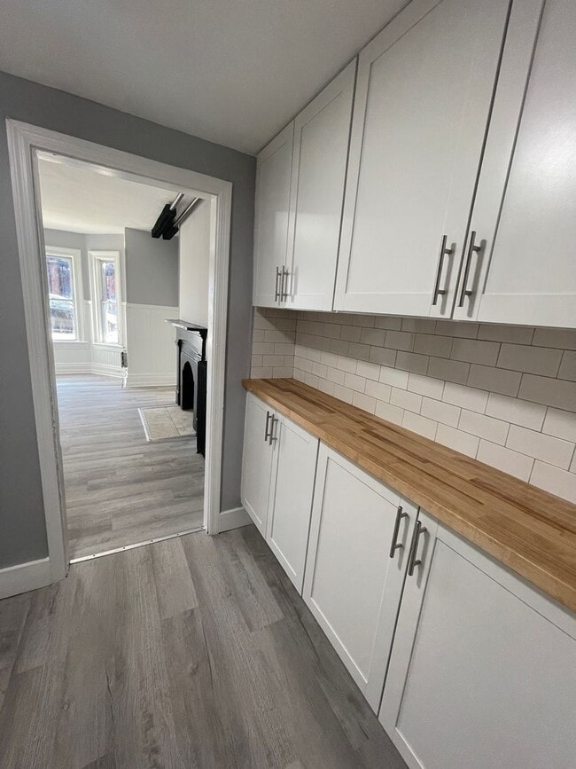 Building Photo - 89 Dubois St