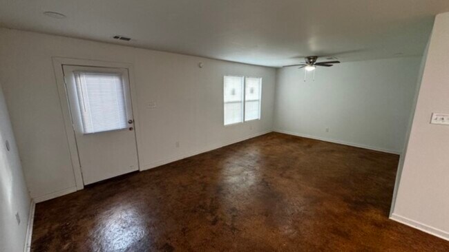 Building Photo - 3021 Chelsea Ave
