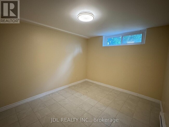 Building Photo - 51 Beacham Crescent