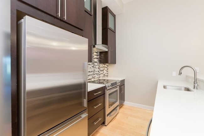 Photo - Modern 1 bed + Den in Logan Circle Townhome
