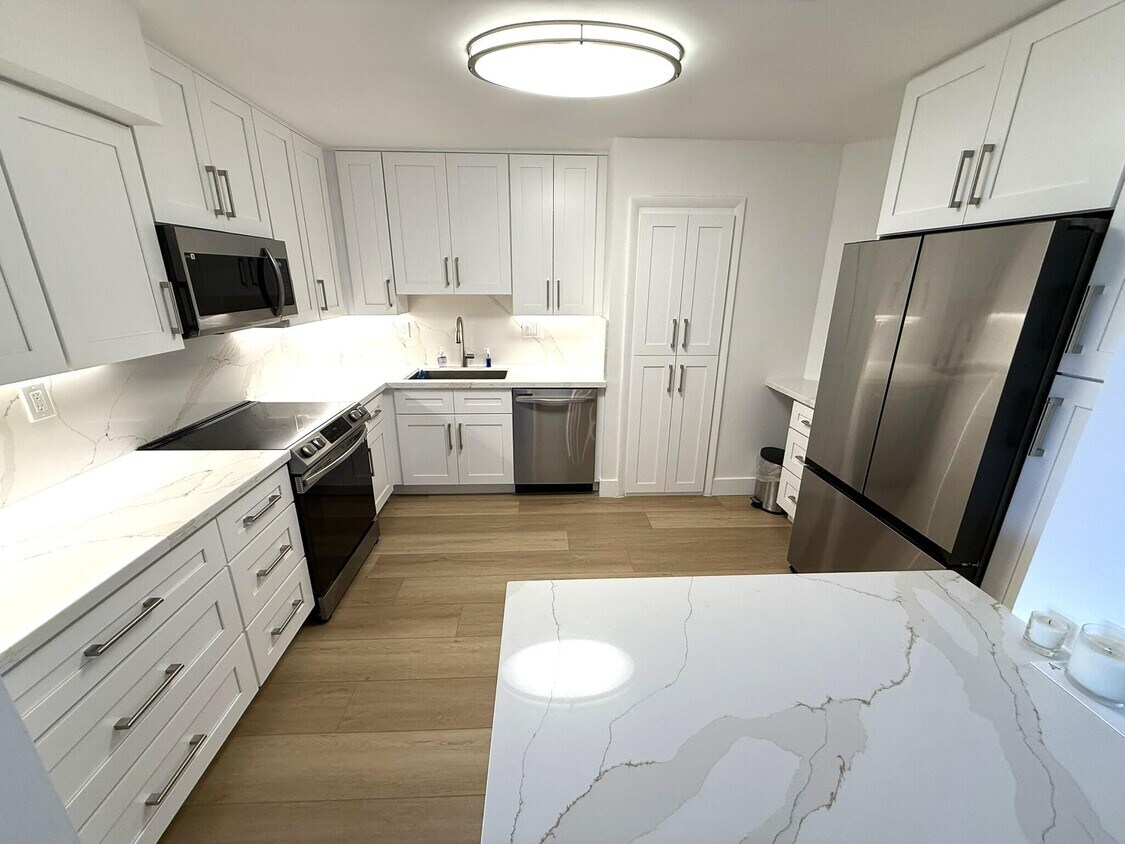 Foto principal - 2860 S Ocean Blvd