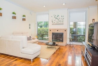 Building Photo - 1112 Bering Dr