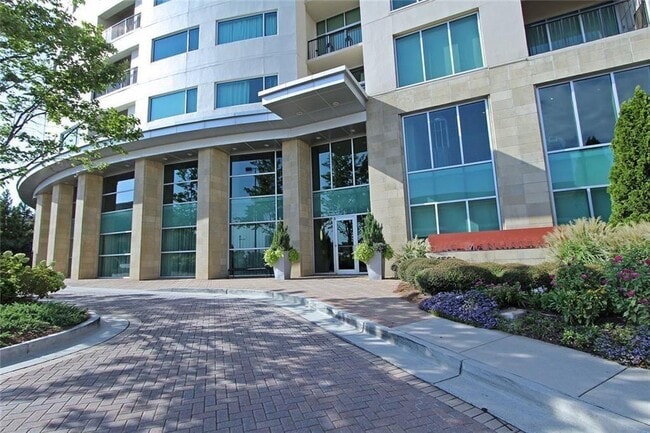 Foto del edificio - 4561 Olde Perimeter Way